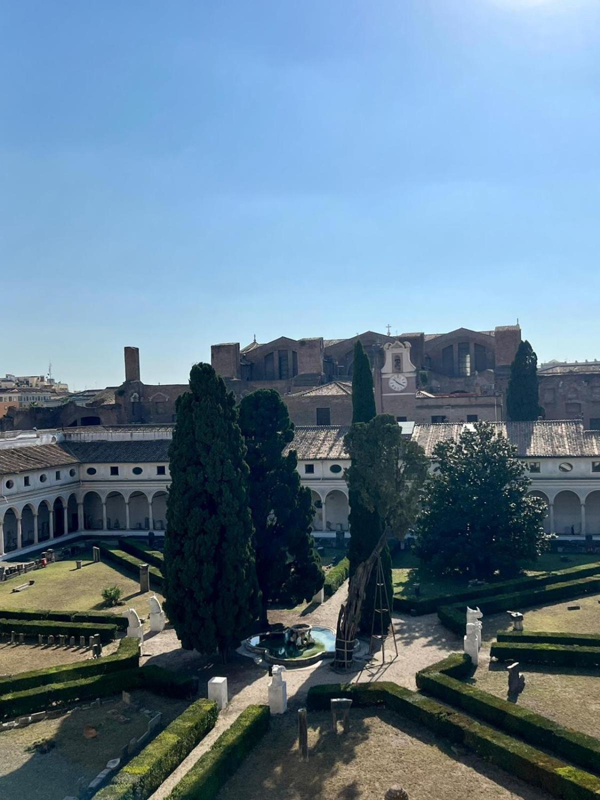 Camera X2 Con Magnifica Vista Sul Chiostro Di Michelangelo E Le Terme Di Diocleziano Rome Extérieur photo